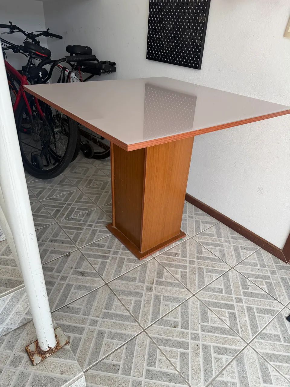 Mesa sem as cadeiras  - Foto 2