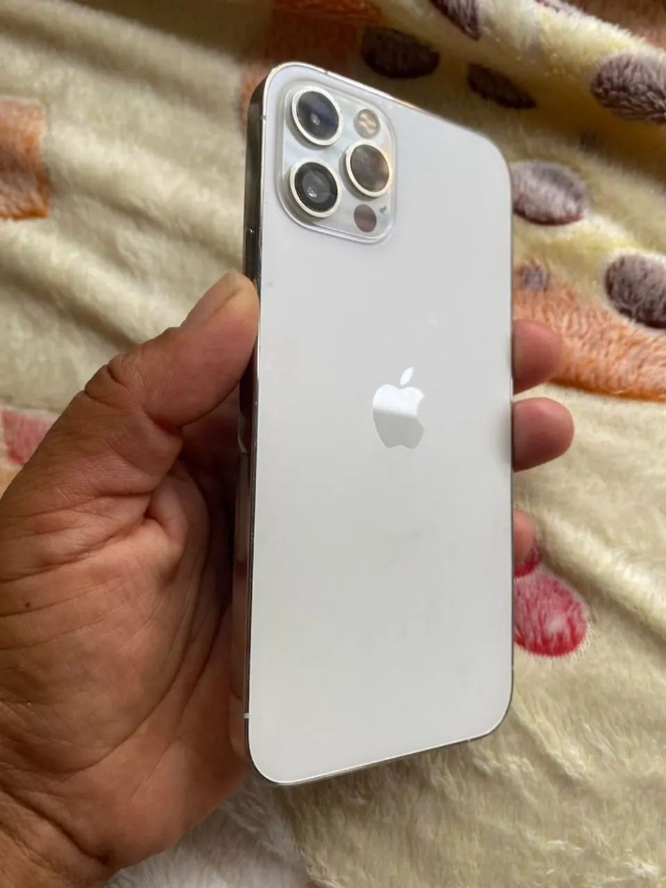 iPhone 12 Pro 128GB. PROCEDÊNCIA - Celulares e Smartphones - Dois