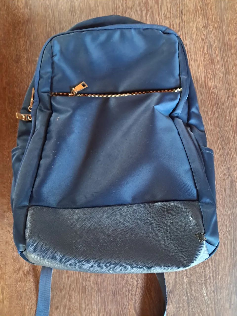 Mochila azul escuro 