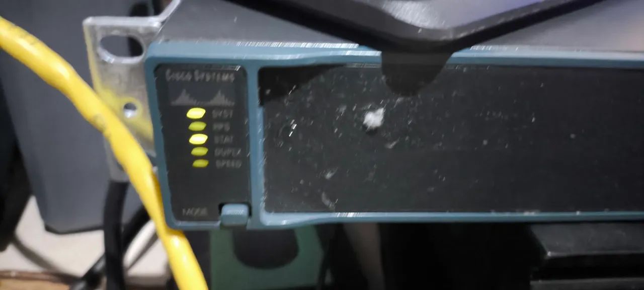 Switch Cisco Catalyst 2960 24 Portas Gerenciável - Foto 5