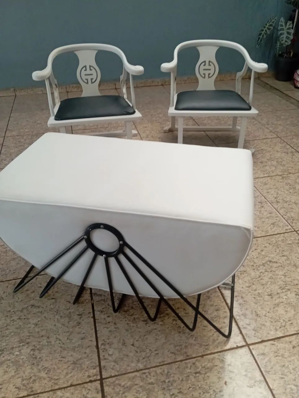 Jogo de poltrona e mesa - Foto 4