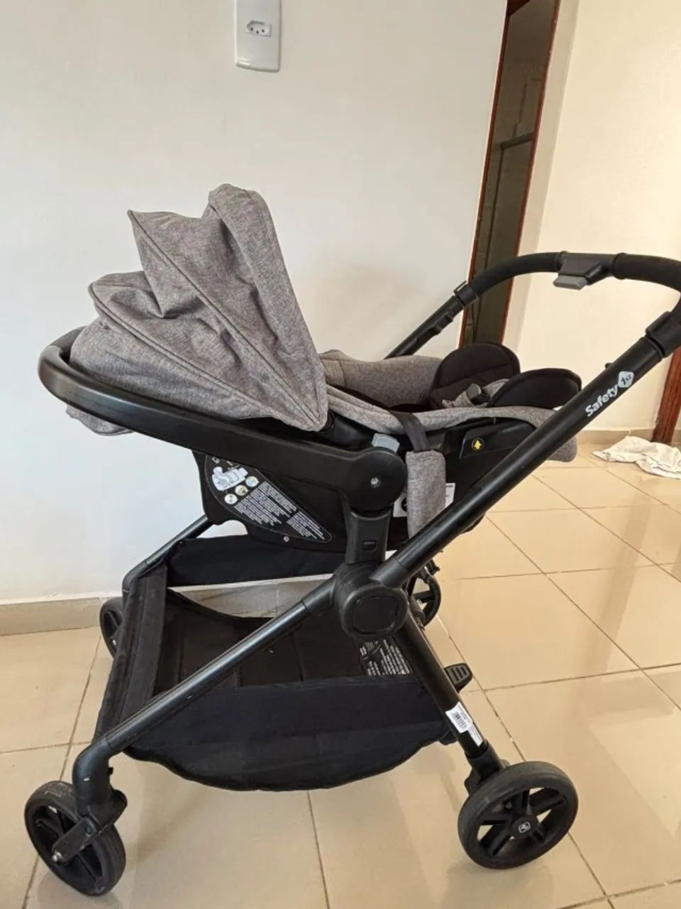 Carrinho de bebê, bebê conforto e moisés - Foto 2