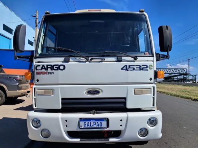 Ford Cargo 4532 6X2 Basculante - (2010) - Foto 2