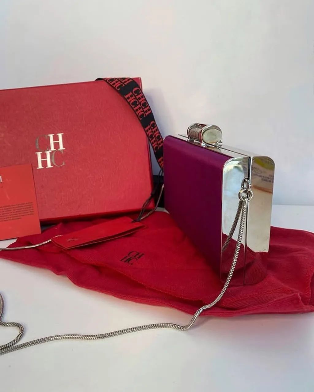Carolina Herrera Scala Insignia Clutch in Raspberry - Foto 2