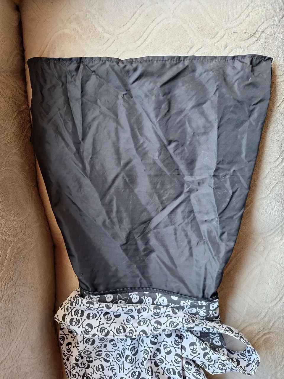 Bolsa saco estampa de caveirinhas - Foto 4