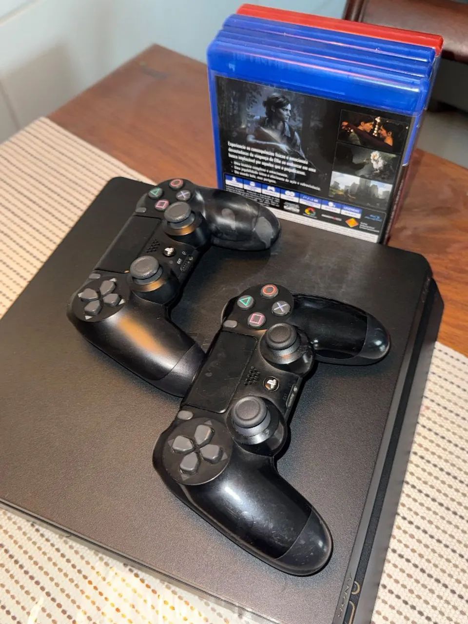 Ps4 slim + dois controles + jogos - Foto 3