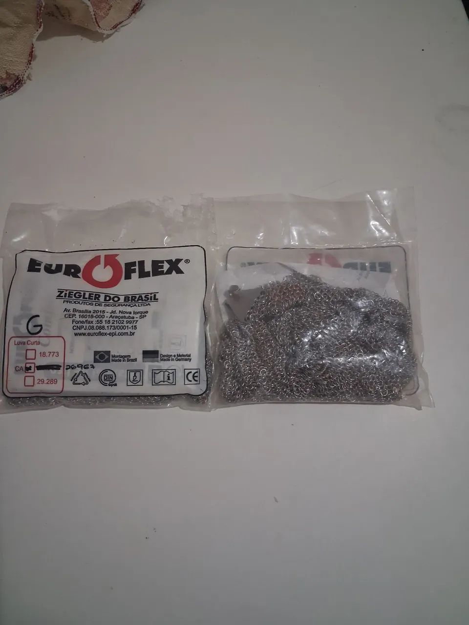 Luva em aço inox sendo uma M e outra G - Foto 2