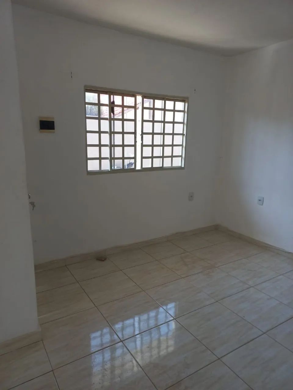 Alugo quarto 
