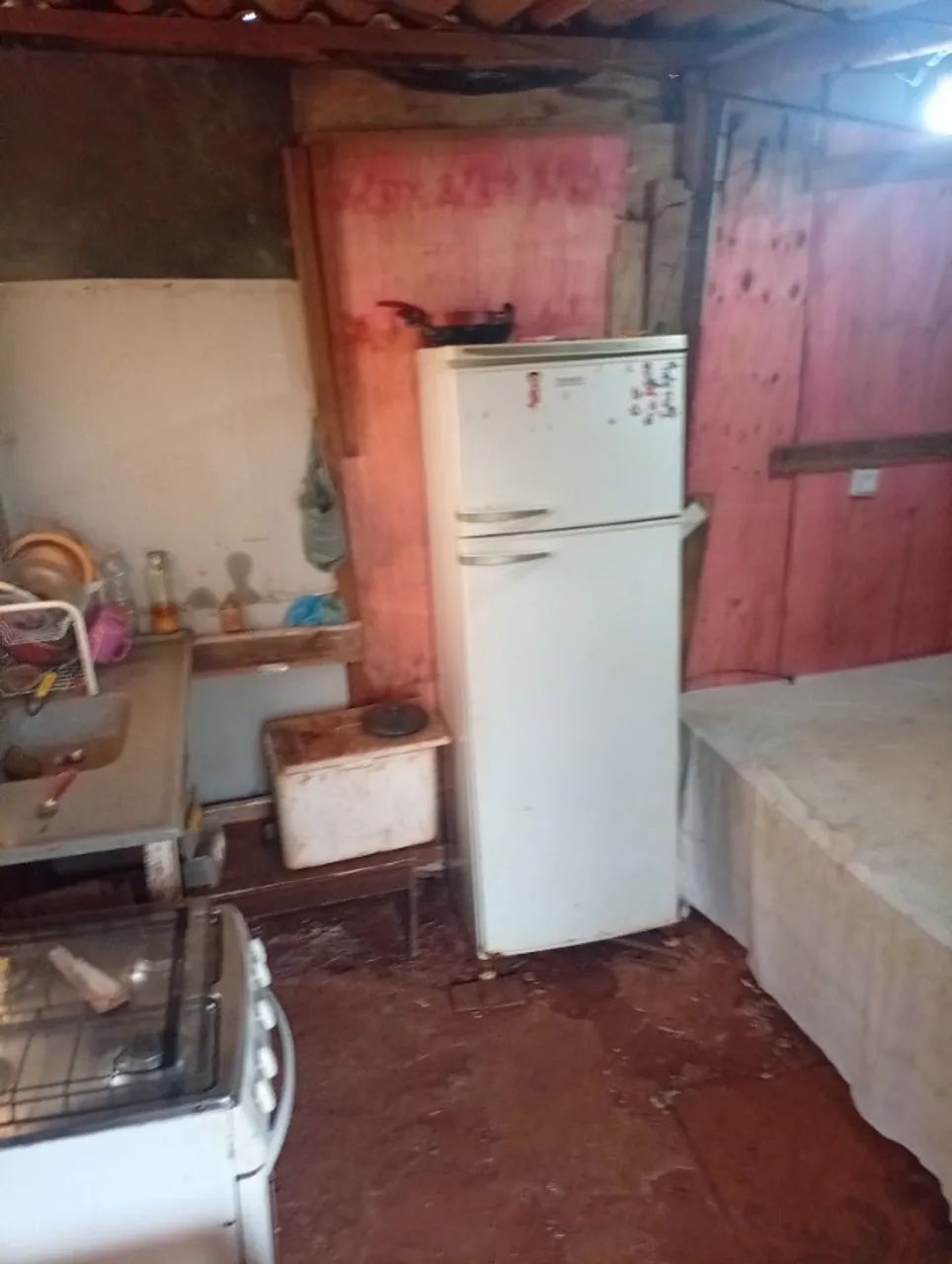  Vendo um terreno cm barraco . 