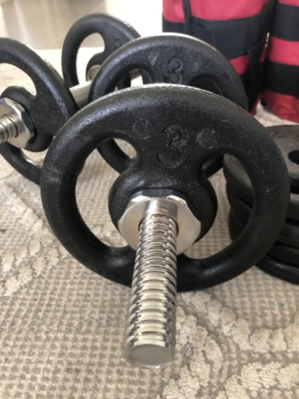 Anilhas e caneleira para musculação - Foto 3