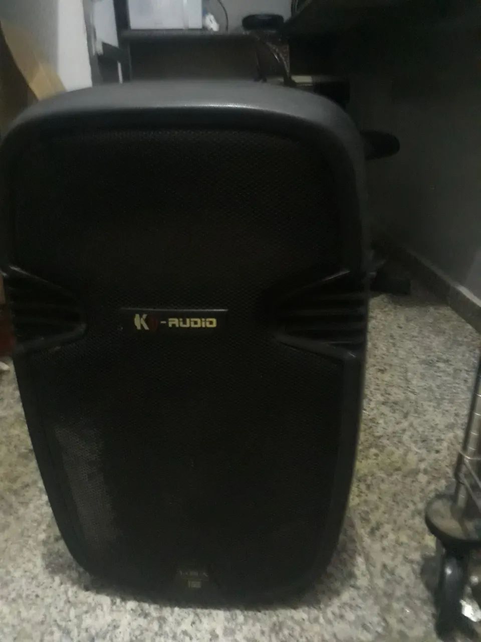 Caixa de som e microfone 