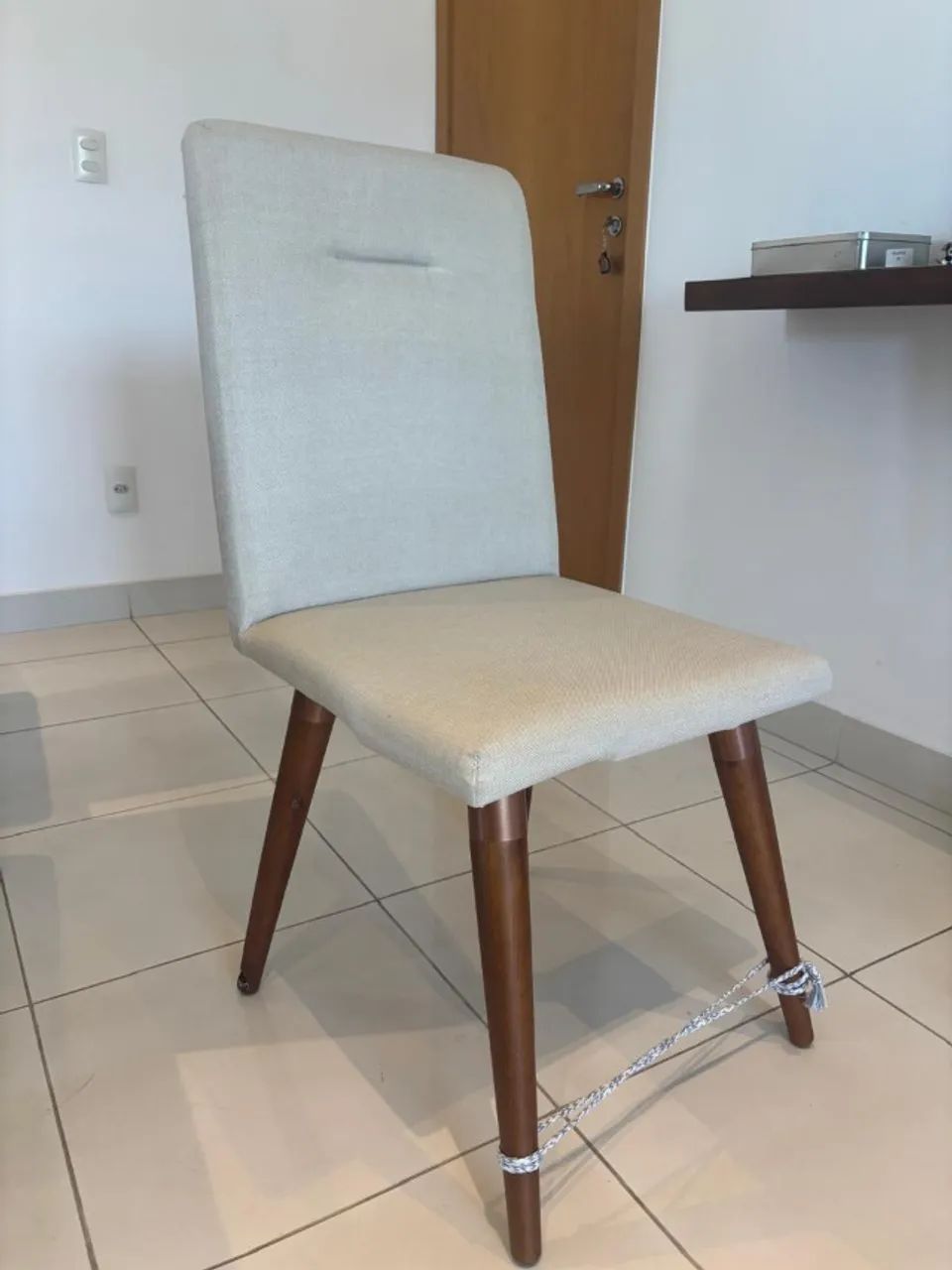 Vende-se Mesa de jantar com 4 cadeiras. - Foto 5