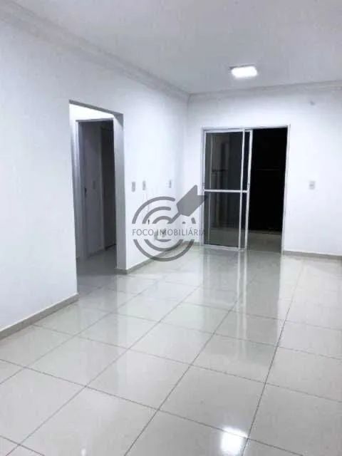 Apartamento 2 dormitórios sendo uma suíte, 2 vagas cobertas. - Foto 2