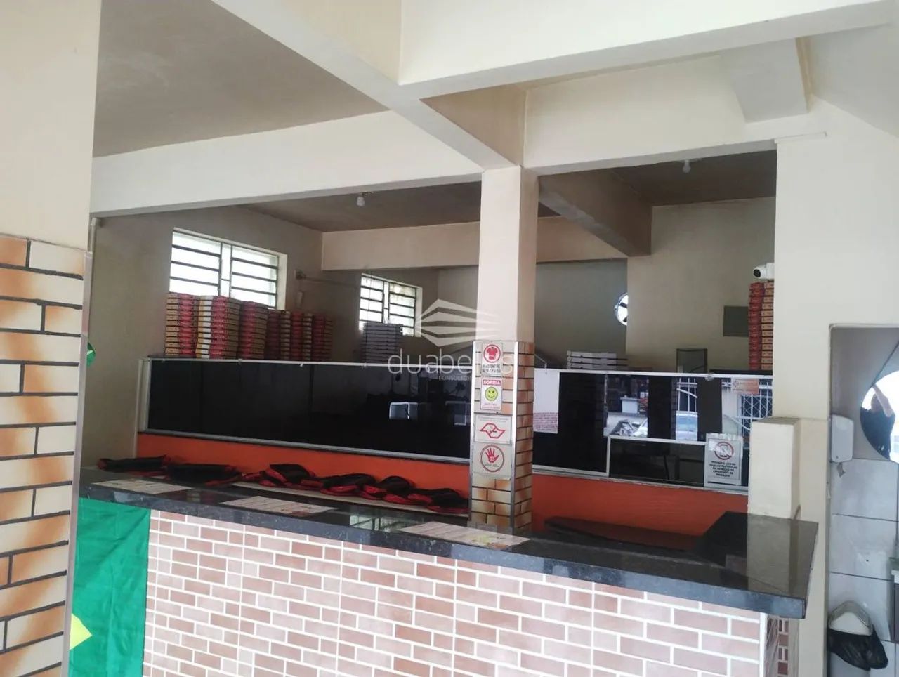 Vendo ótimo PONTO COMERCIAL com residencia anexa.