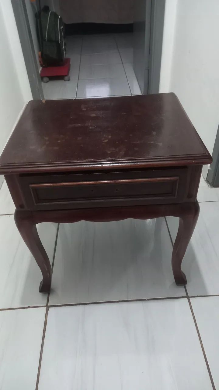 Mesa de cabeceira de cama