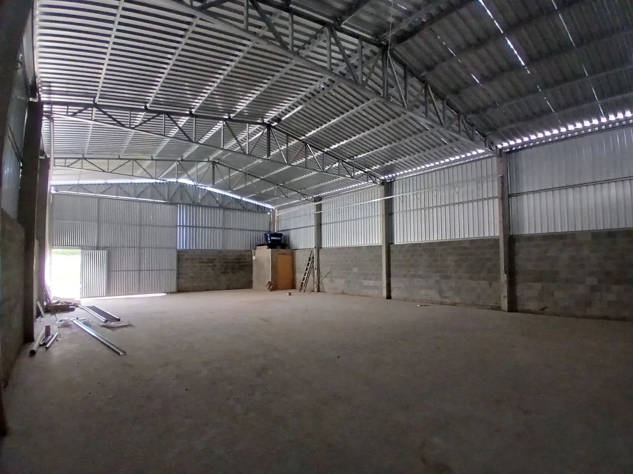 Alugo galpão 228m2 - Foto 3