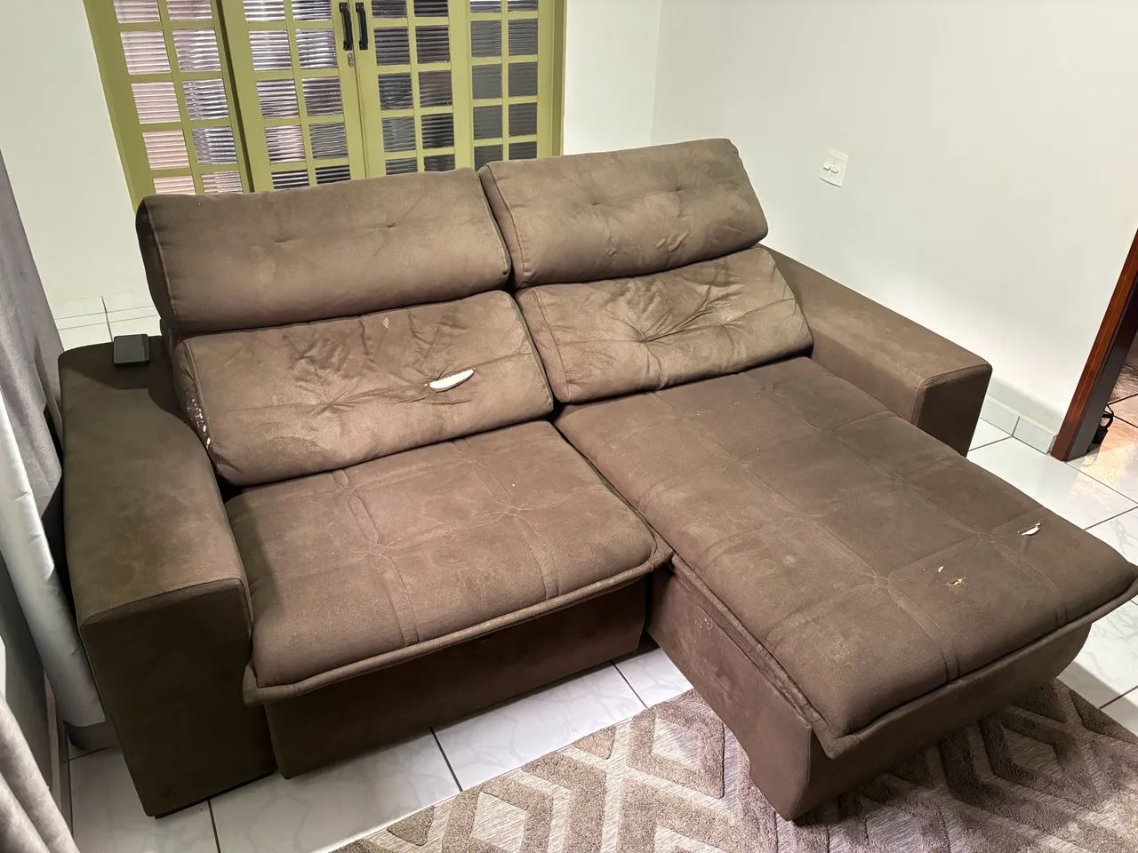 Sofá retrátil (usado) com detalhes  - Foto 4