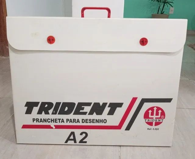Mesa de desenho Trident A2 seminova 