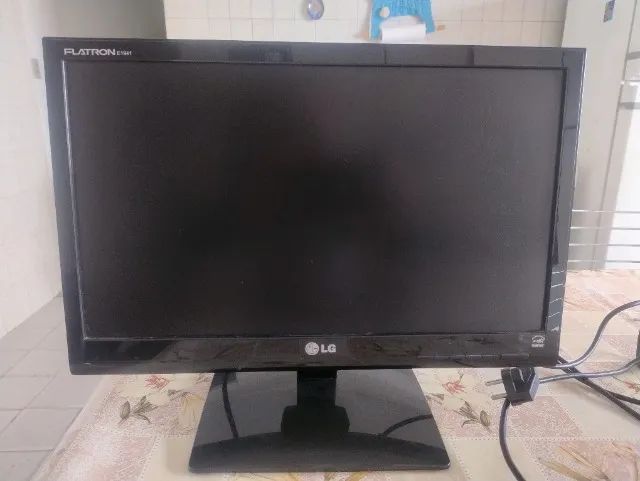 Monitor LG 19 pol led