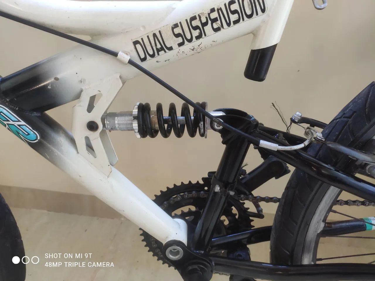 Bicicleta aro 26 com 2 suspensão  - Foto 4