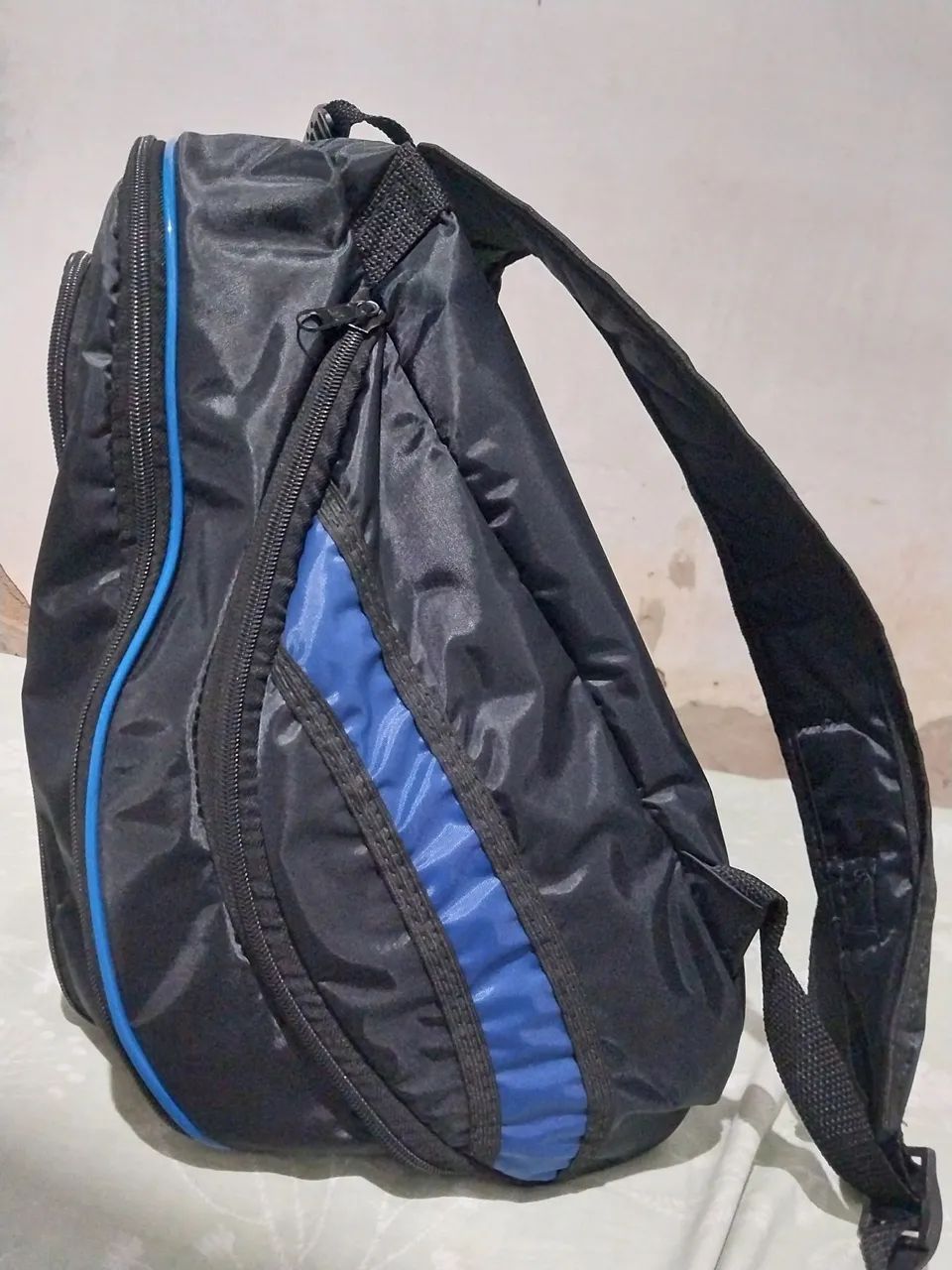 Mochila azul com preta - Foto 2