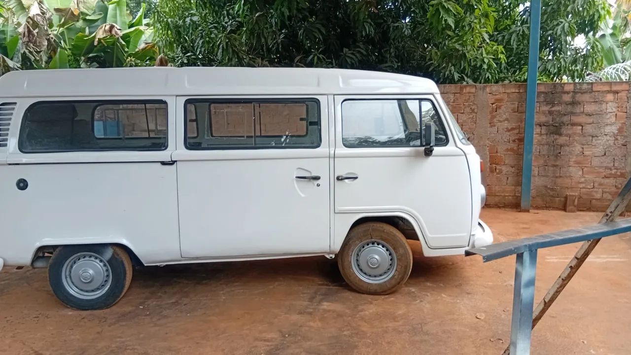 Volkswagen Kombi LOTAÇÃO 1.4 MI TOTAL FLEX 8V 2012