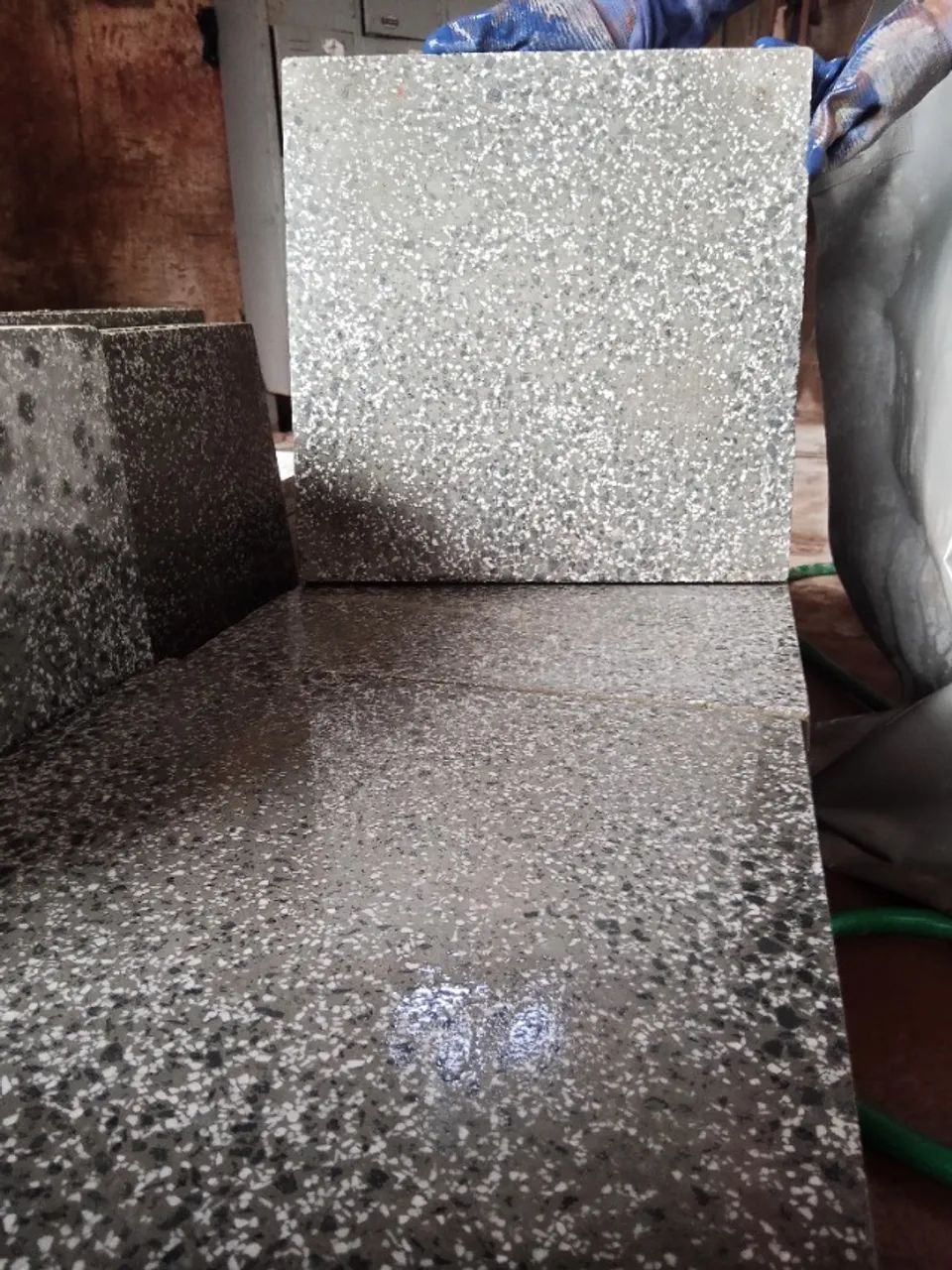 Piso Granilite 40x40 de Alta Resistência para Calçadas