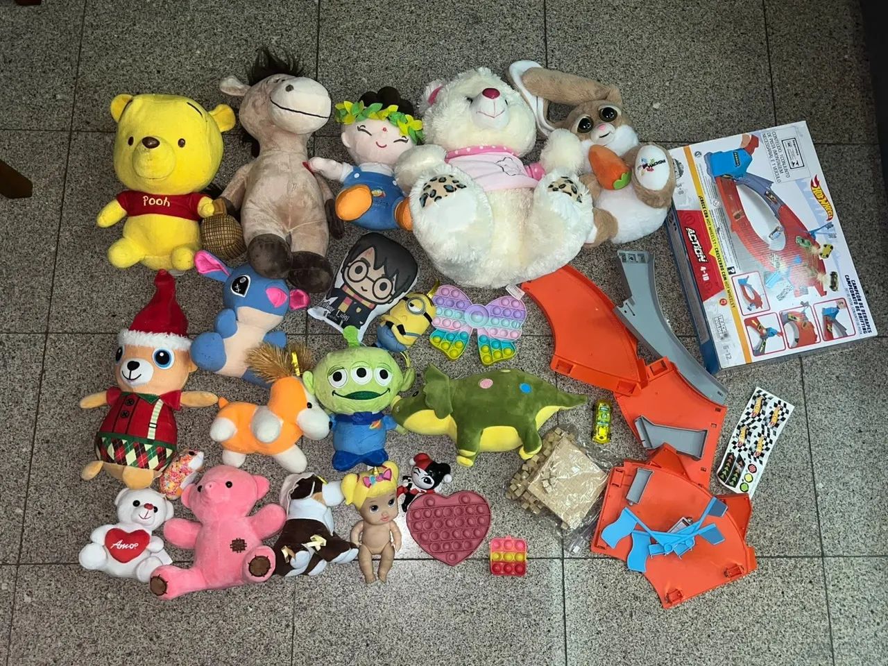 LOTE DE BRINQUEDOS