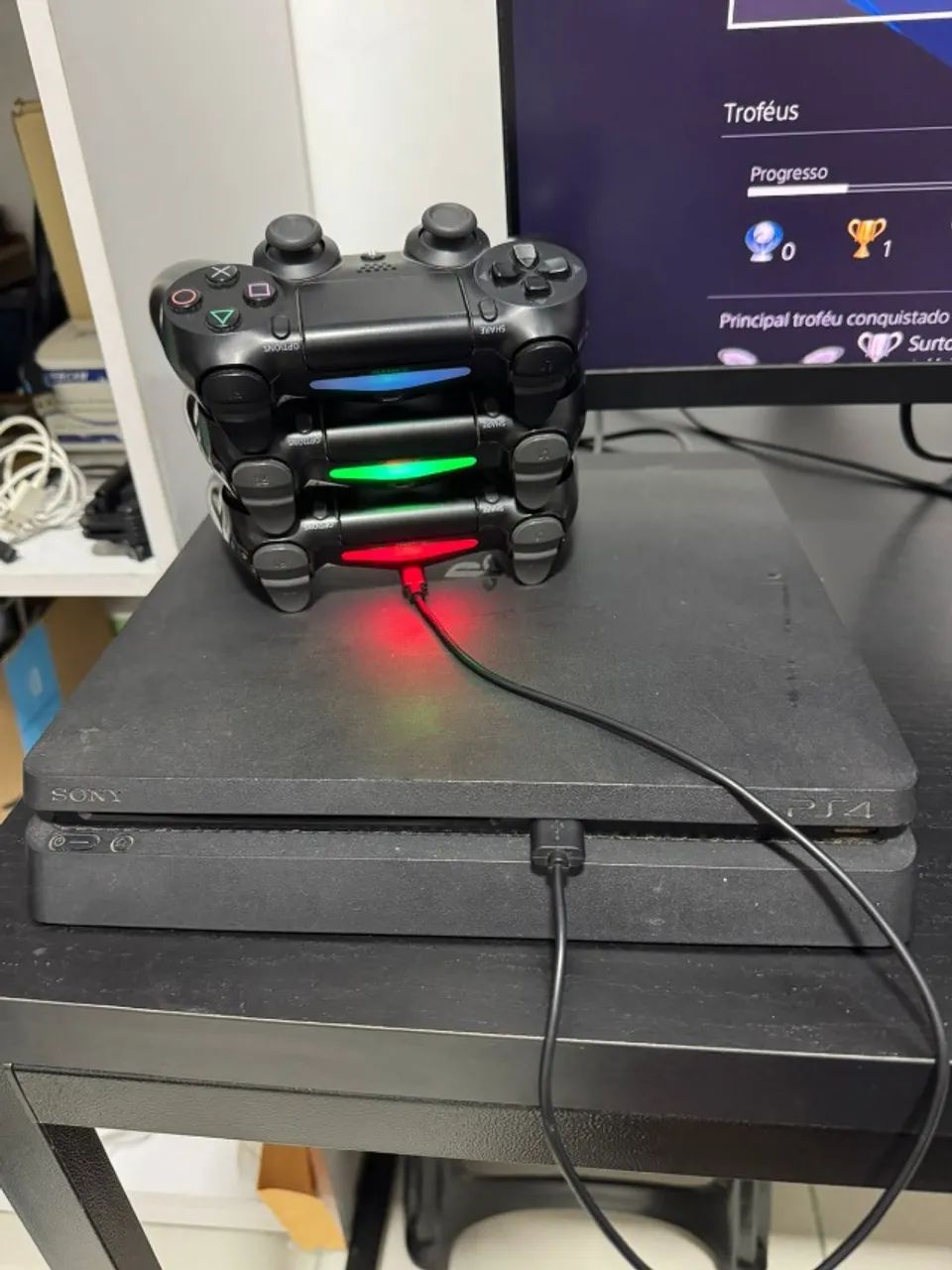 PS4 slim 1tb
