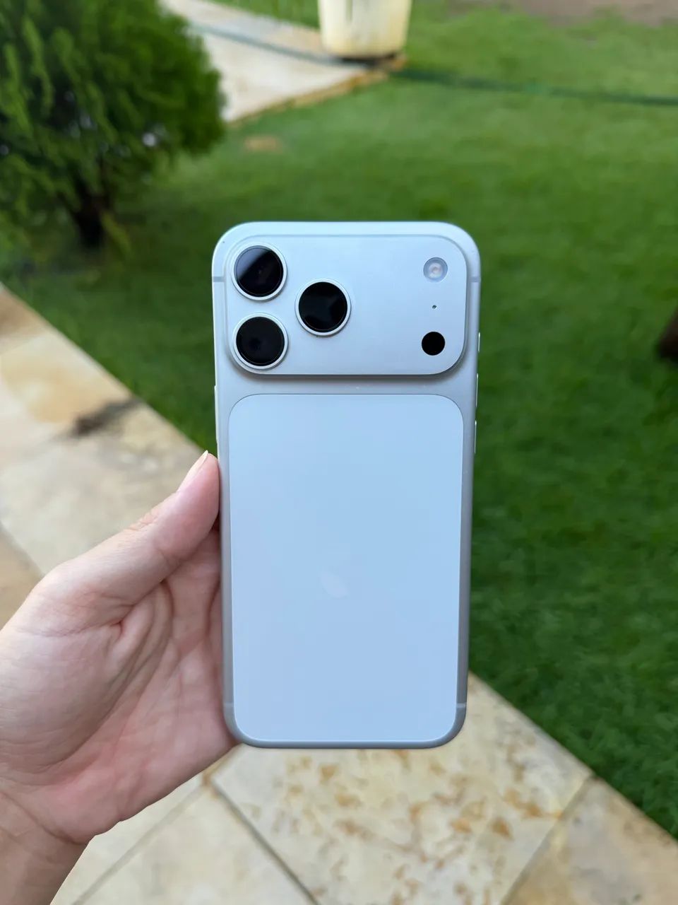 iPhone 17 pro Max Silver  - Foto 3