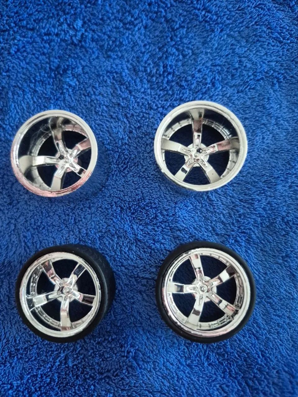 Jogo de Rodas Paralelas Para Miniaturas 1/24 - Foto 3