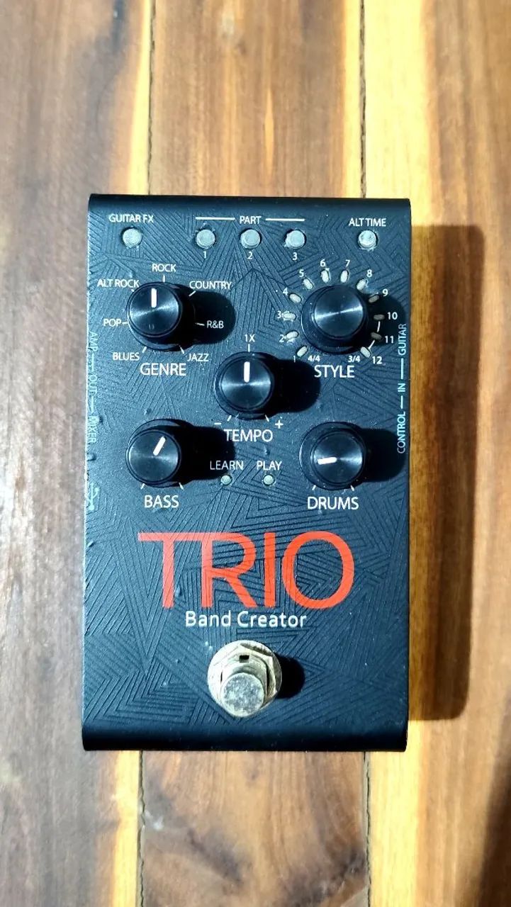 Pedal que simula uma banda completa LEIA