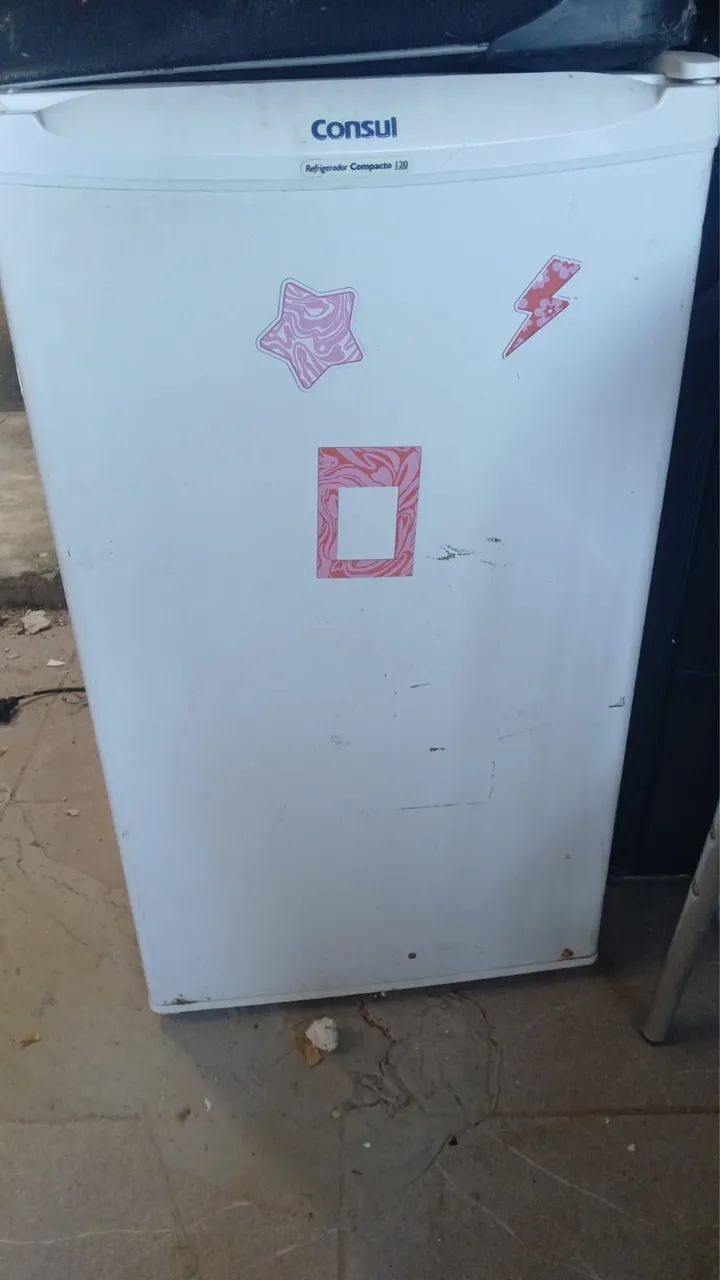 Vendo Ar condicionado e frigobar 