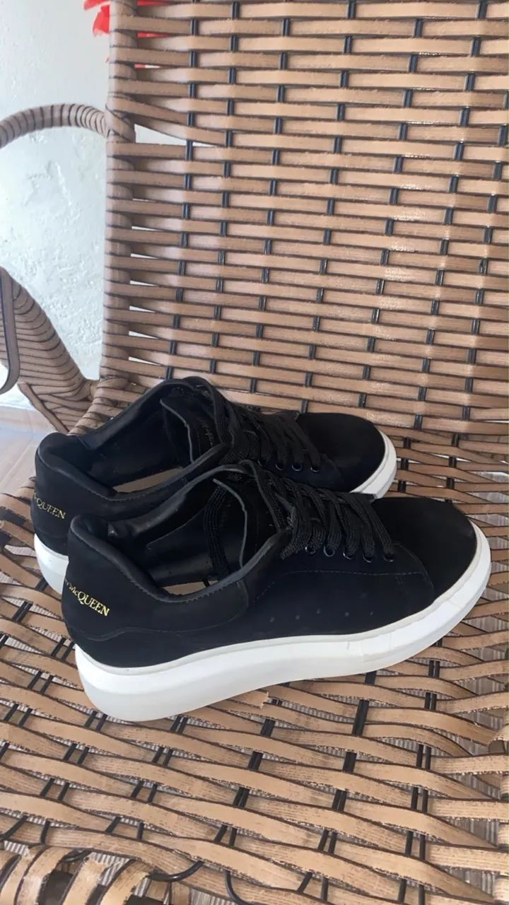 Tênis Alexander McQueen Oversized de Cano Baixo - Foto 3