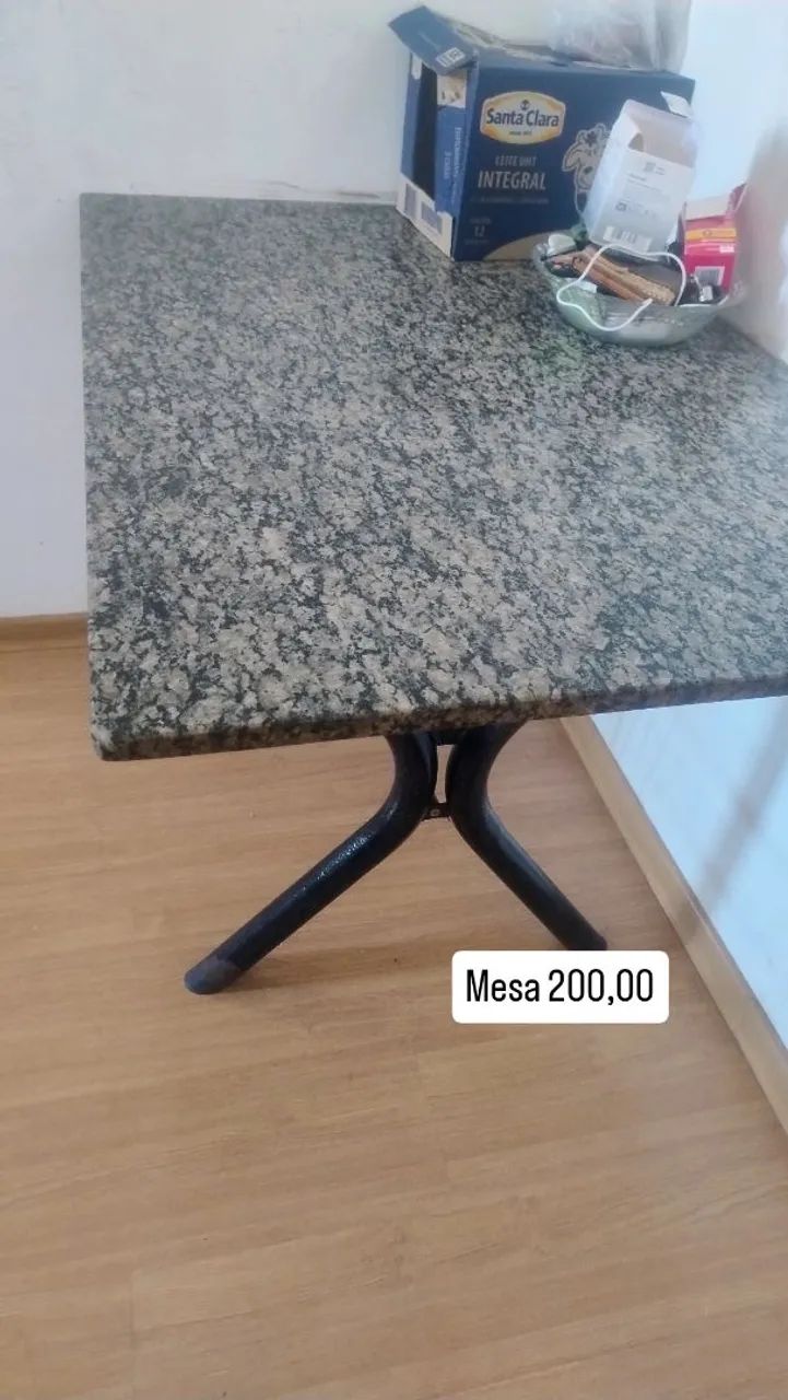 Mesa de mármore 