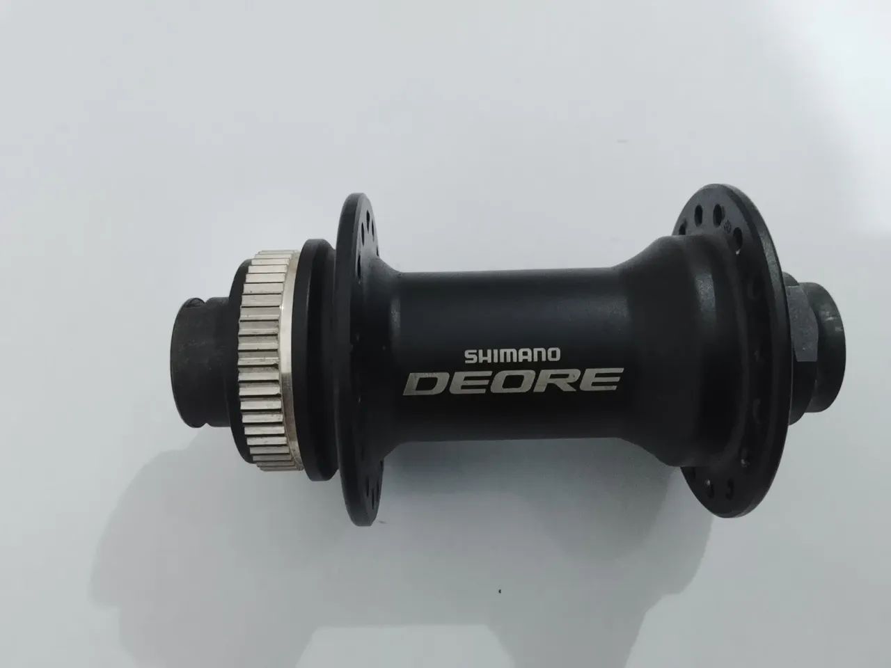 Cubo dianteiro Shimano deore passante