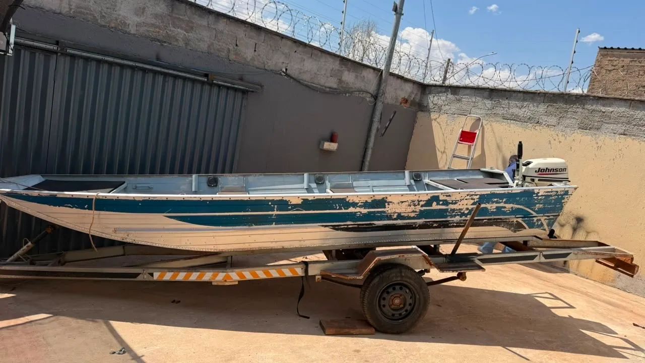Vendo canoa e motor - Foto 3