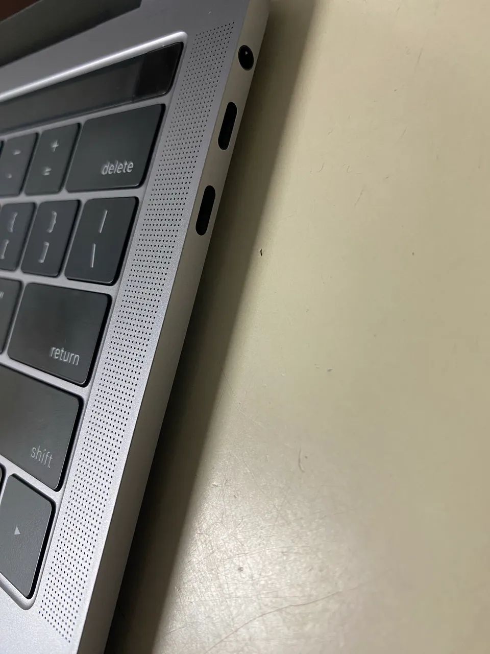 Macbook Pro 2017 Touchbar  - Foto 3