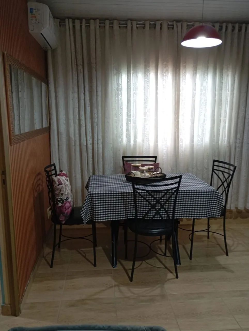 Vendo mesa 4 cadeiras com tampo em mármore  - Foto 2