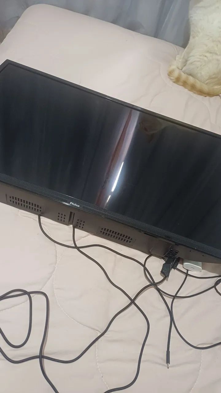 Tv philco 32 polegadas, smart, fica reiniciando, defeito na placa.  - Foto 3