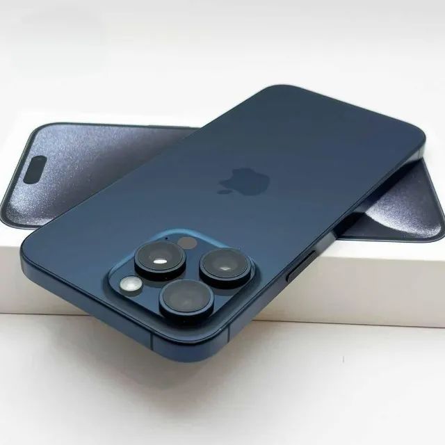 Perfeito Iphone 15 pro max 256gb Azul titanio lindissimo