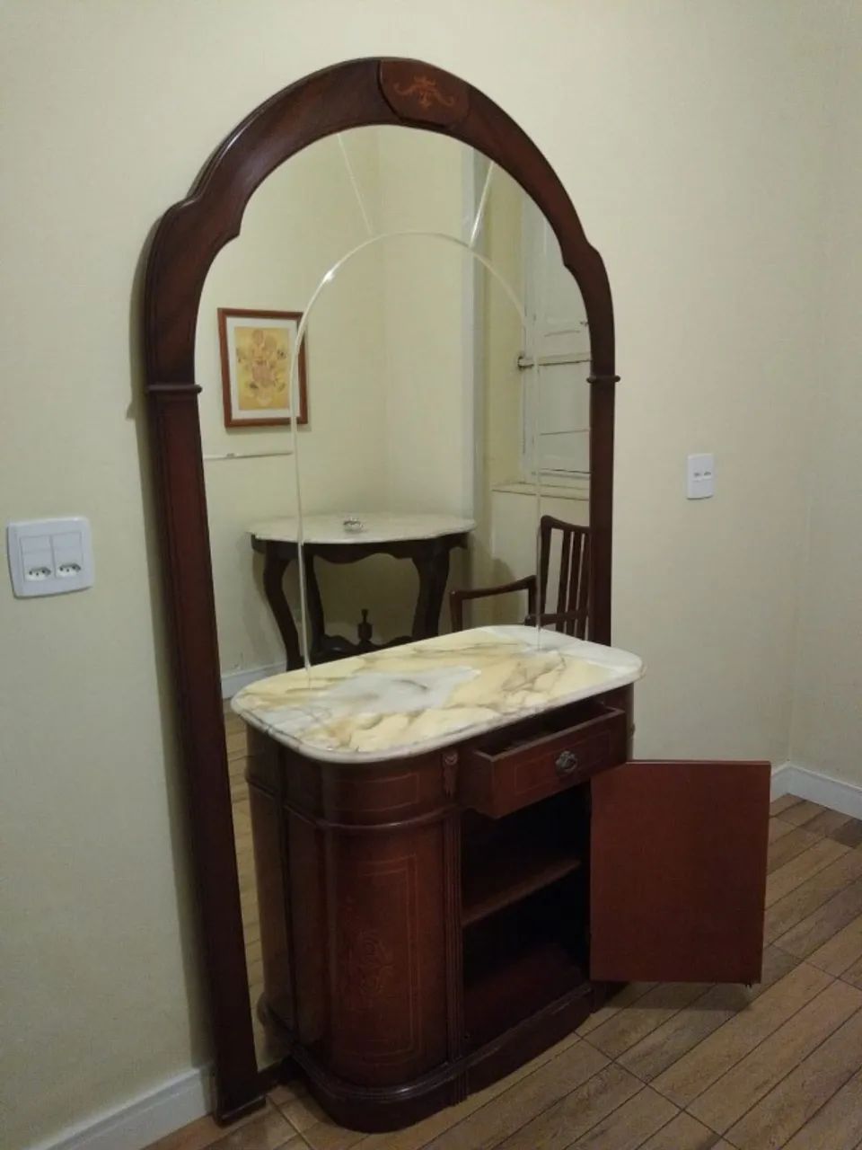Console com espelho estilo antigo64985890626818121
