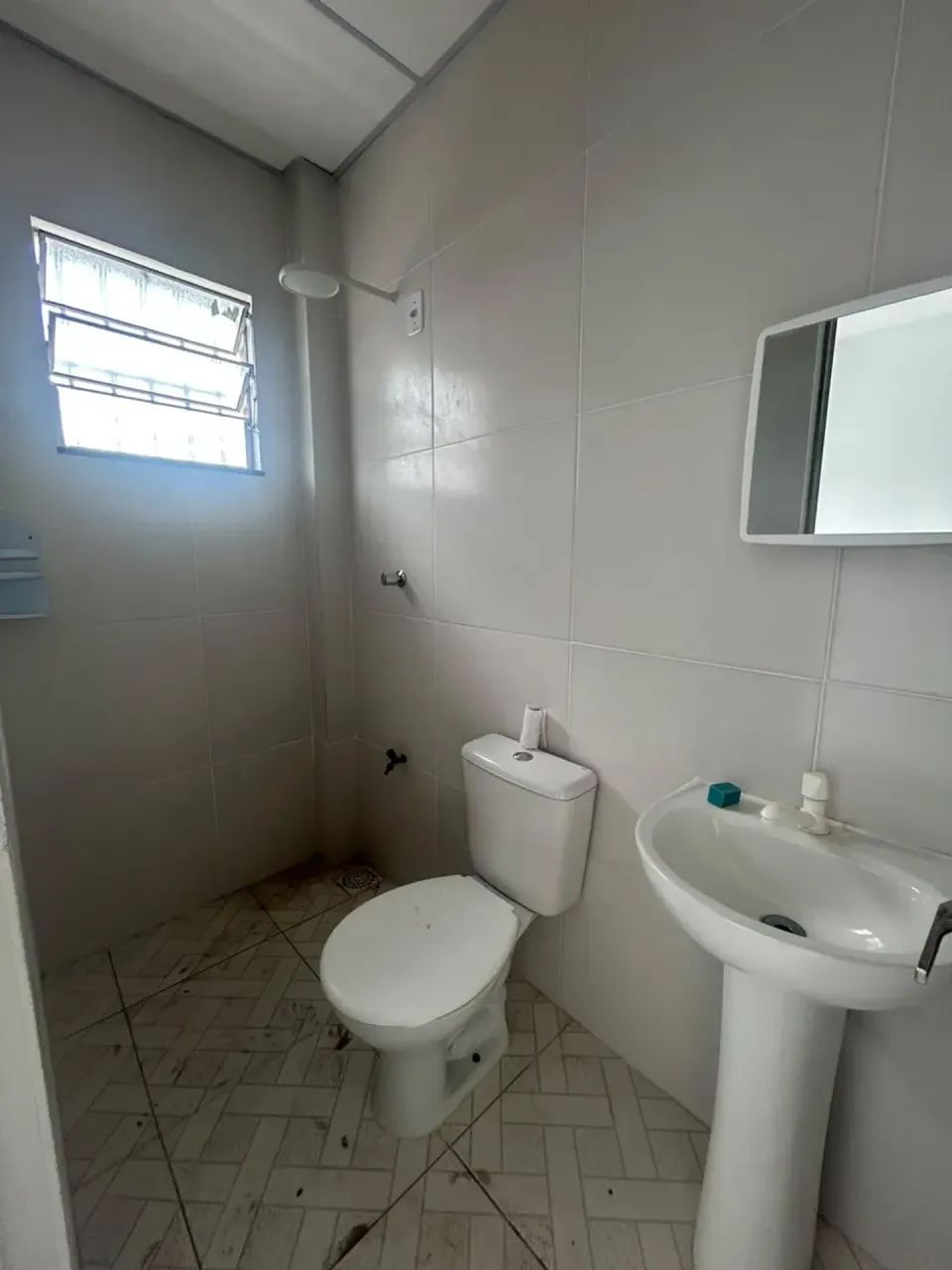 Alugo kitnet com 1 cômodo no Bairro Condor - Foto 4