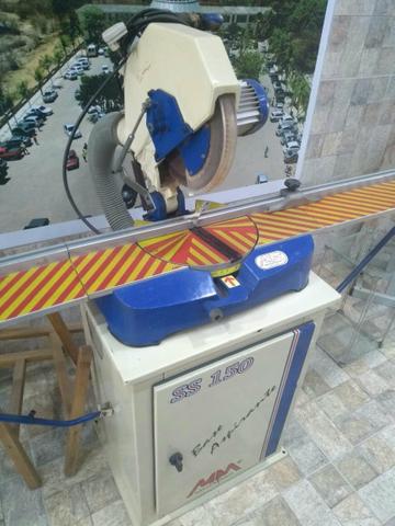 Equipamentos para confecção de molduras