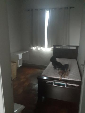 Alugo quarto para moça Floresta - Foto 2