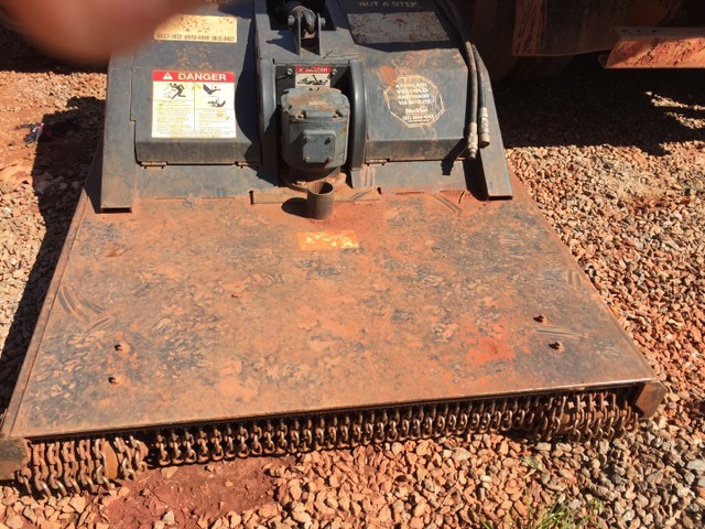 Rocagem ,limpeza , valetas com Bobcat é miniescavadeira  - Foto 4