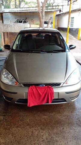 VENDO AUTOMÓVEL FOCUS EM ÓTIMO ESTADO