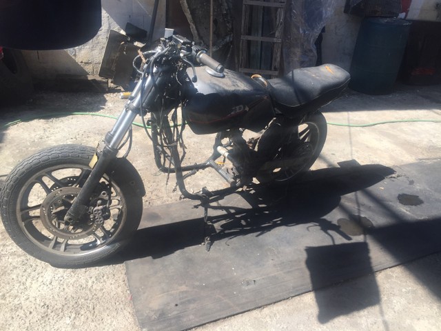 MOTO 750 FOUR