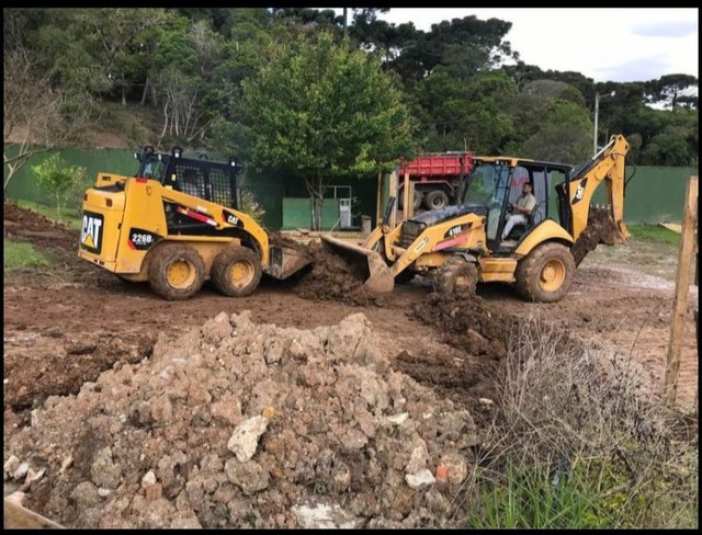 Mini escavadeira e Bobcat