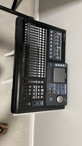 Mesa tascam DP32sd